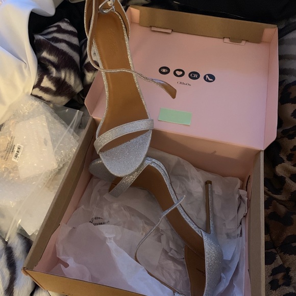 Shoes - Picture 2 of 5